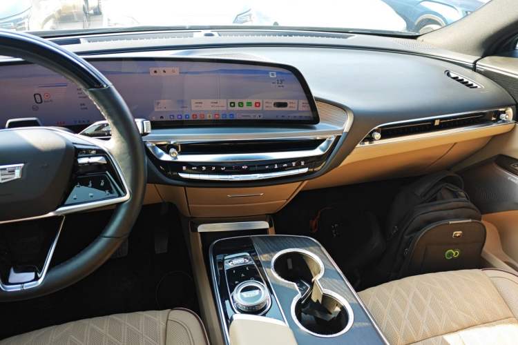 Used Cadillac LYRIQ 2022 Four-Wheel-Drive High-Performance Deluxe Edition Audio And AC Panel