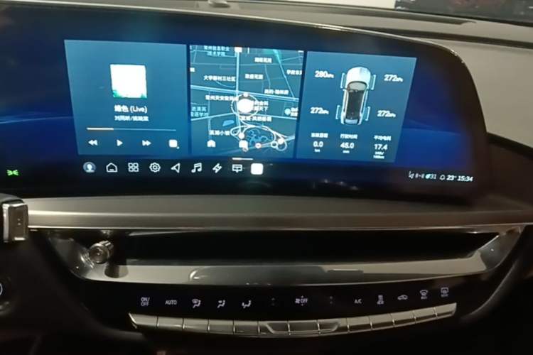 Used Cadillac LYRIQ 2022 Rear-Drive Long-Range Prestige Edition Audio And AC Panel