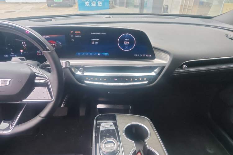 Used Cadillac LYRIQ 2022 Rear-Drive Long-Range Luxury Edition Audio And AC Panel