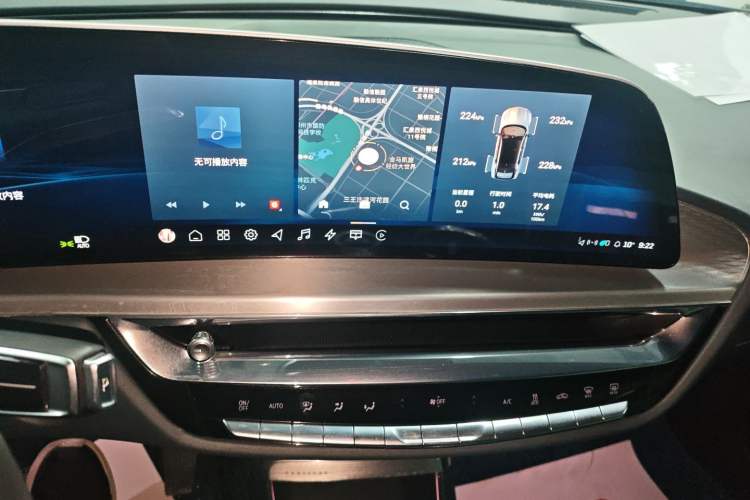 Used Cadillac LYRIQ 2022 Rear-Drive Long-Range Prestige Edition Audio And AC Panel