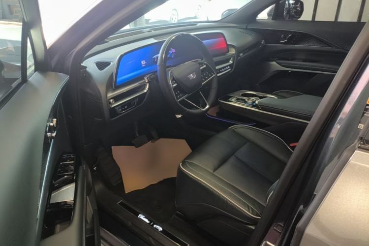 Used Cadillac LYRIQ 2022 Four-Wheel-Drive High-Performance Deluxe Edition Driver Seat