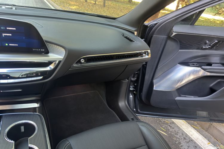 Used Cadillac LYRIQ 2022 Rear-Drive Long-Range Luxury Edition Exterior 12