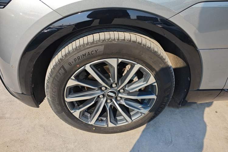 Used Cadillac LYRIQ 2022 Four-Wheel-Drive High-Performance Deluxe Edition Exterior 2