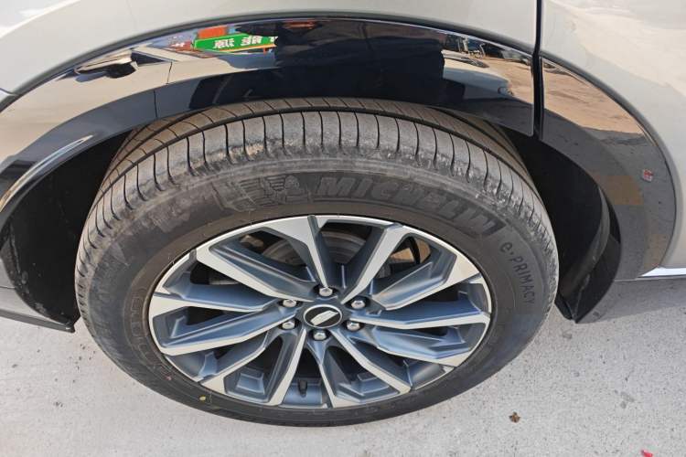 Used Cadillac LYRIQ 2022 Four-Wheel-Drive High-Performance Deluxe Edition Exterior 3