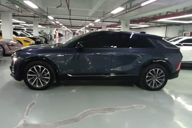 Used Cadillac LYRIQ 2022 Four-Wheel-Drive High-Performance Deluxe Edition Exterior 3