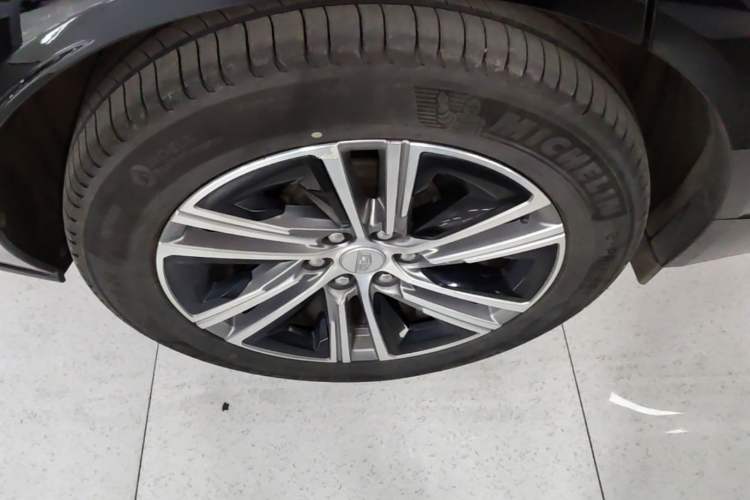 Used Cadillac LYRIQ 2022 Four-Wheel-Drive High-Performance Deluxe Edition Exterior 5