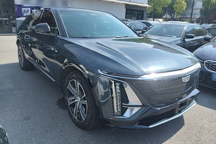 Used Cadillac LYRIQ 2022 Rear-Drive Long-Range Luxury Edition Front Right 45 Deg