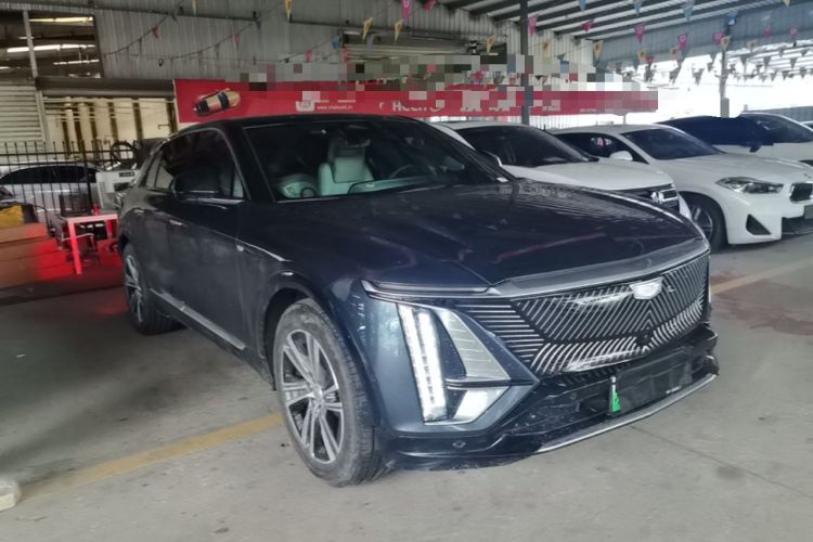 Used Cadillac LYRIQ 2022 Rear-Drive Long-Range Luxury Edition Front Right 45 Deg
