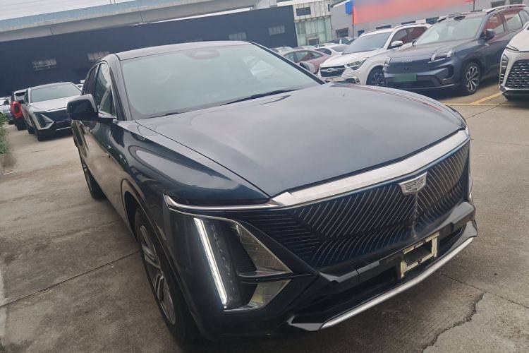 Used Cadillac LYRIQ 2022 Rear-Drive Long-Range Luxury Edition Front Right 45 Deg