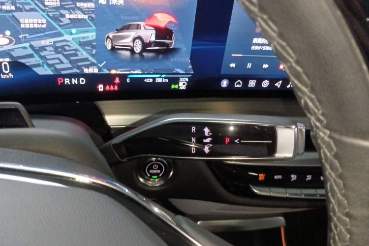 Used Cadillac LYRIQ 2022 Rear-Drive Long-Range Luxury Edition Gear Lever