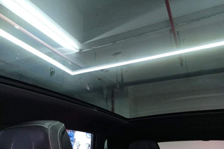 Used Cadillac LYRIQ 2022 Rear-Drive Long-Range Luxury Edition Headliner