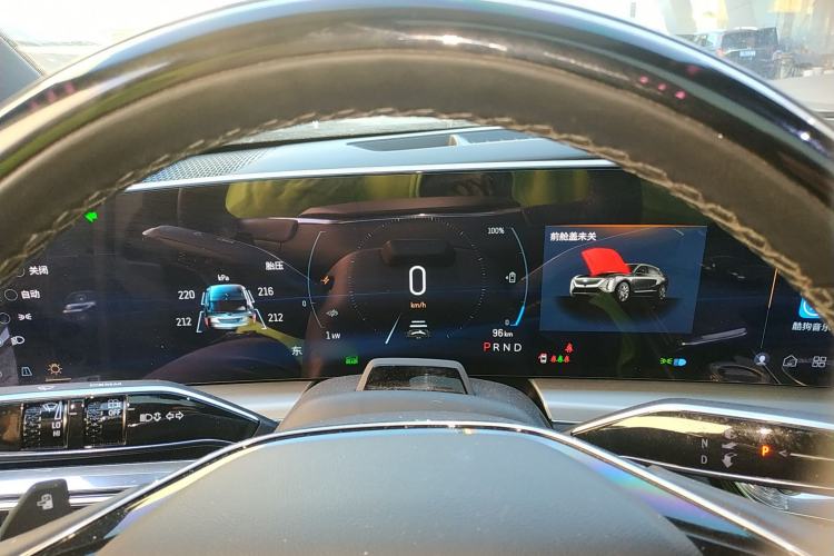 Used Cadillac LYRIQ 2022 Rear-Drive Long-Range Luxury Edition Instrument Cluster