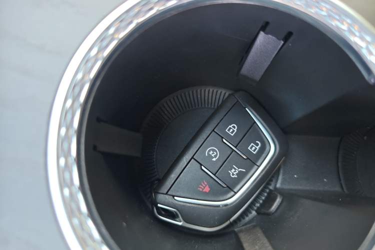 Used Cadillac LYRIQ 2022 Rear-Drive Long-Range Prestige Edition Interior 1