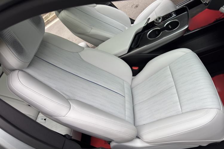 Used Cadillac LYRIQ 2022 Rear-Drive Long-Range Prestige Edition Interior 12
