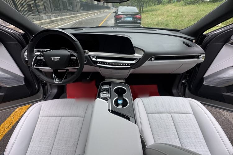 Used Cadillac LYRIQ 2022 Rear-Drive Long-Range Prestige Edition Interior 13
