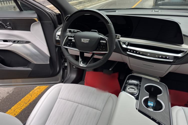 Used Cadillac LYRIQ 2022 Rear-Drive Long-Range Prestige Edition Interior 14