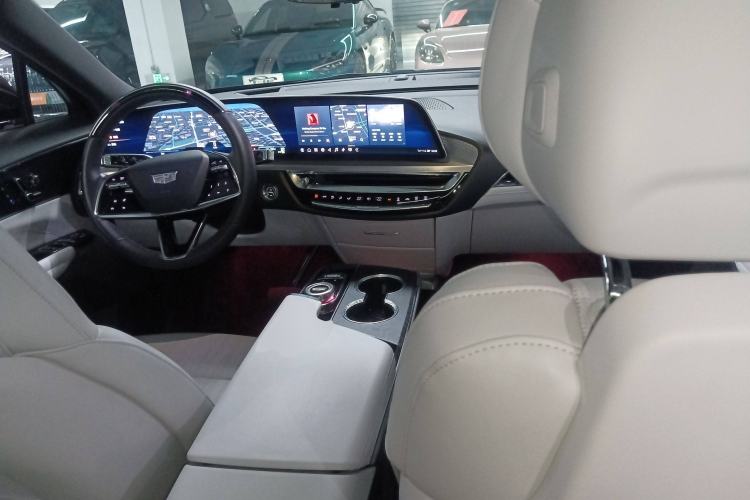 Used Cadillac LYRIQ 2022 Rear-Drive Long-Range Luxury Edition Interior 2