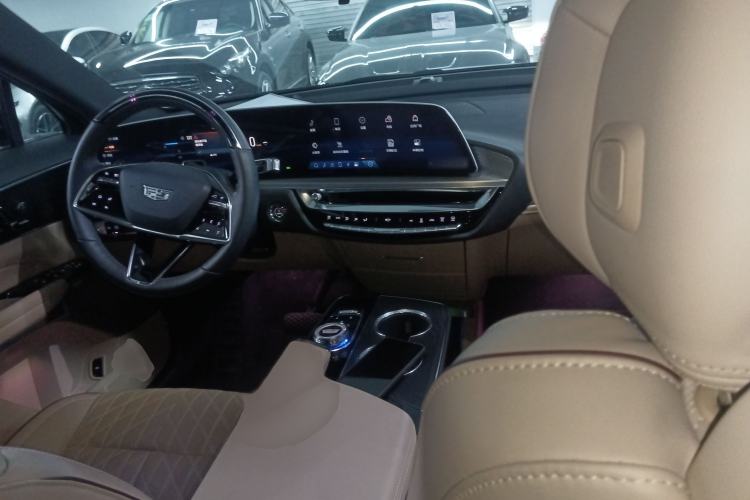 Used Cadillac LYRIQ 2022 Four-Wheel-Drive High-Performance Deluxe Edition Interior 2