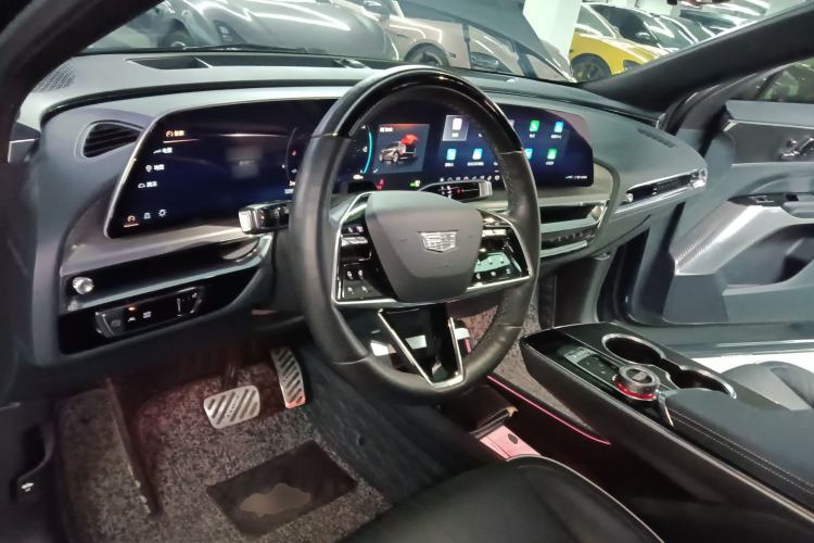 Used Cadillac LYRIQ 2022 Four-Wheel-Drive High-Performance Deluxe Edition Interior 2