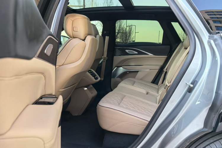 Used Cadillac LYRIQ 2022 Four-Wheel-Drive High-Performance Deluxe Edition Interior 3