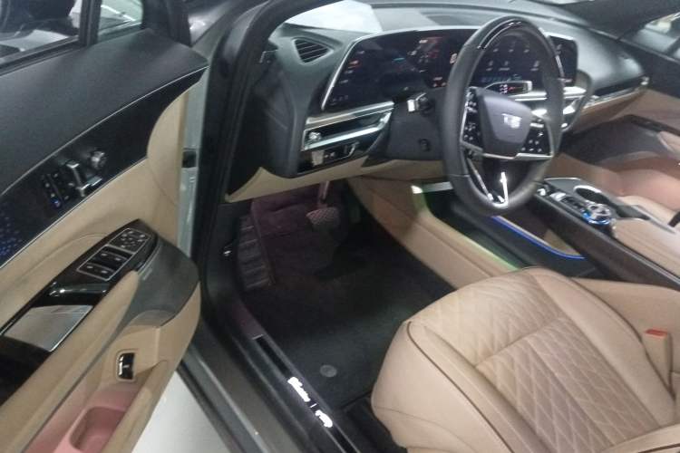 Used Cadillac LYRIQ 2022 Four-Wheel-Drive High-Performance Deluxe Edition Interior 3