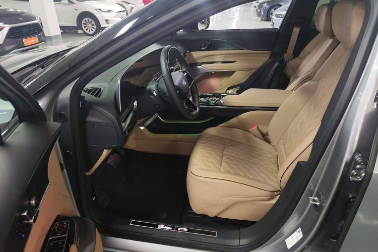 Used Cadillac LYRIQ 2022 Four-Wheel-Drive High-Performance Deluxe Edition Interior 3