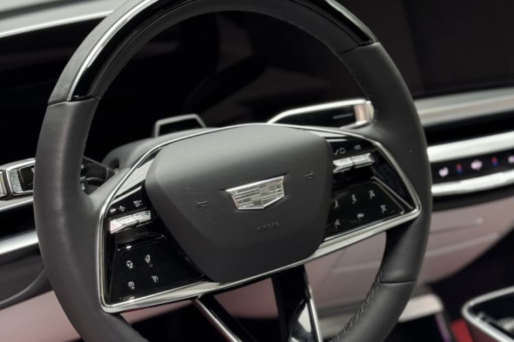 Used Cadillac LYRIQ 2022 Rear-Drive Long-Range Prestige Edition Interior 4