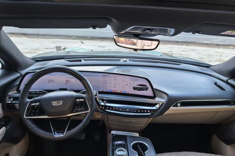 Used Cadillac LYRIQ 2022 Four-Wheel-Drive High-Performance Deluxe Edition Interior 4