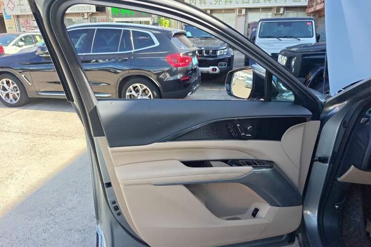 Used Cadillac LYRIQ 2022 Rear-Drive Long-Range Prestige Edition Interior 7