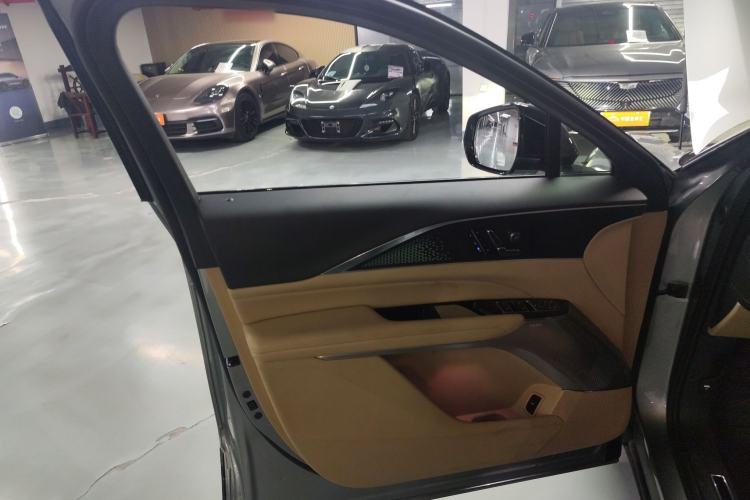 Used Cadillac LYRIQ 2022 Four-Wheel-Drive High-Performance Deluxe Edition Interior 7