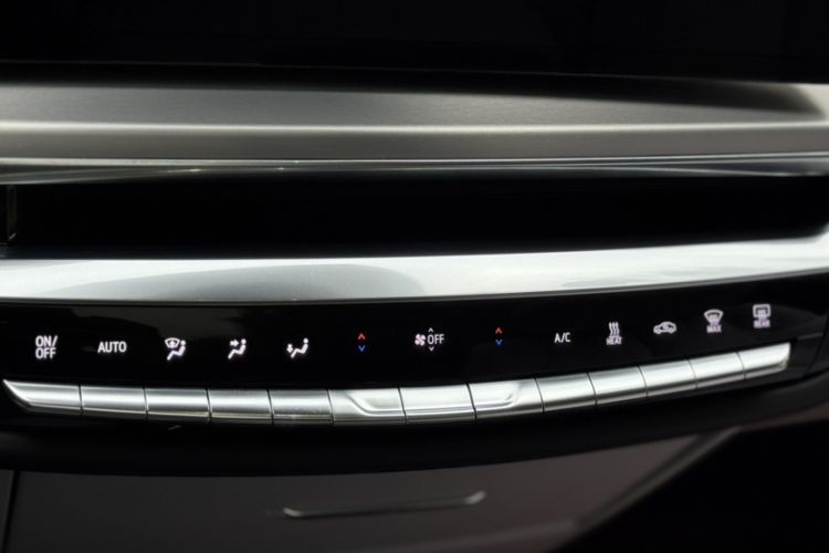 Used Cadillac LYRIQ 2022 Rear-Drive Long-Range Prestige Edition Interior 9