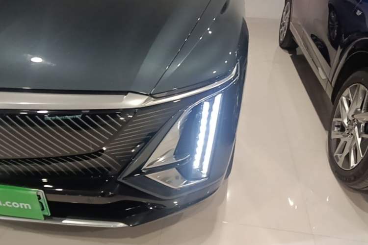 Used Cadillac LYRIQ 2022 Rear-Drive Long-Range Prestige Edition Left Front Headlight