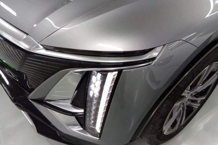 Used Cadillac LYRIQ 2022 Rear-Drive Long-Range Luxury Edition Left Front Headlight