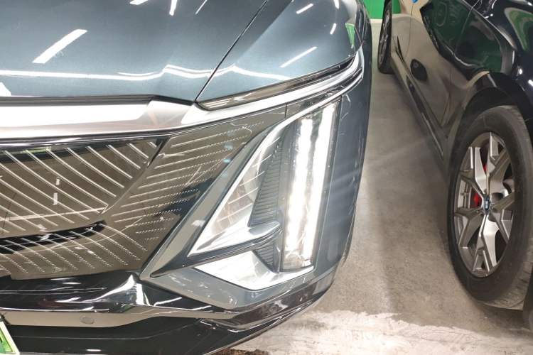 Used Cadillac LYRIQ 2022 Rear-Drive Long-Range Prestige Edition Left Front Headlight