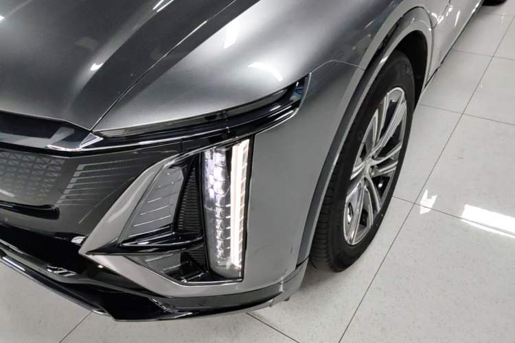 Used Cadillac LYRIQ 2022 Four-Wheel-Drive High-Performance Deluxe Edition Left Front Headlight