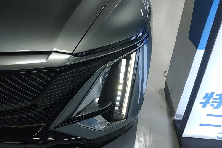 Used Cadillac LYRIQ 2022 Rear-Drive Long-Range Prestige Edition Left Front Headlight