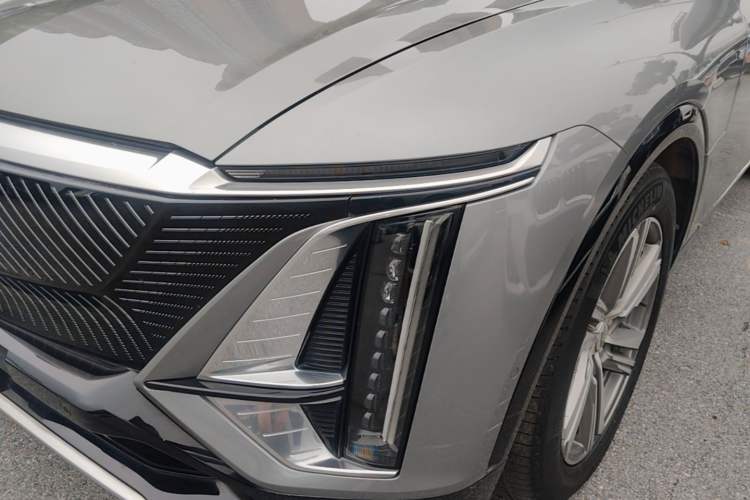 Used Cadillac LYRIQ 2022 Rear-Drive Long-Range Luxury Edition Left Front Headlight