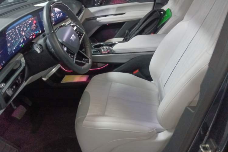 Used Cadillac LYRIQ 2022 Rear-Drive Long-Range Luxury Edition Left Front Seat