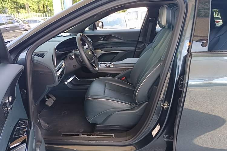 Used Cadillac LYRIQ 2022 Rear-Drive Long-Range Prestige Edition Left Front Seat