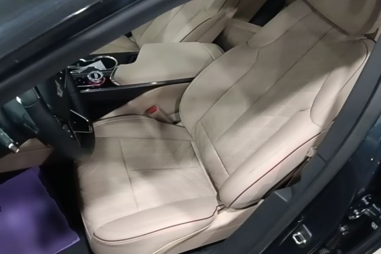 Used Cadillac LYRIQ 2022 Rear-Drive Long-Range Prestige Edition Left Front Seat