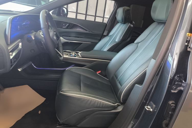 Used Cadillac LYRIQ 2022 Four-Wheel-Drive High-Performance Deluxe Edition Left Front Seat