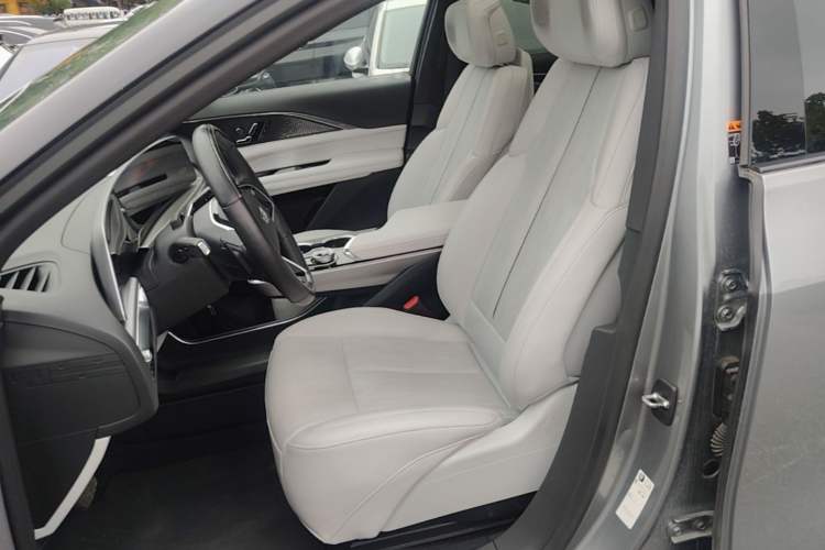 Used Cadillac LYRIQ 2022 Rear-Drive Long-Range Luxury Edition Left Front Seat