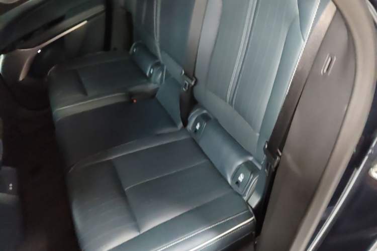 Used Cadillac LYRIQ 2022 Four-Wheel-Drive High-Performance Deluxe Edition Left Rear Seat