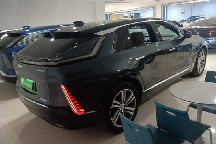Used Cadillac LYRIQ 2022 Rear-Drive Long-Range Prestige Edition Rear Right 45 Deg
