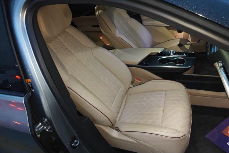 Used Cadillac LYRIQ 2022 Four-Wheel-Drive High-Performance Deluxe Edition Right Front Seat