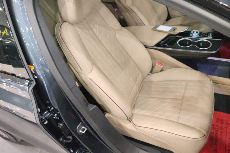 Used Cadillac LYRIQ 2022 Rear-Drive Long-Range Prestige Edition Right Front Seat