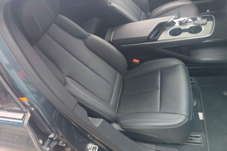 Used Cadillac LYRIQ 2022 Rear-Drive Long-Range Luxury Edition Right Front Seat