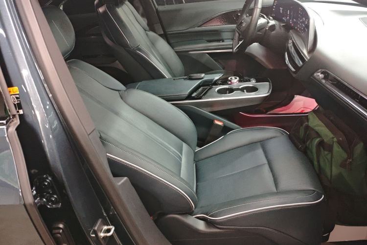 Used Cadillac LYRIQ 2022 Rear-Drive Long-Range Prestige Edition Right Front Seat
