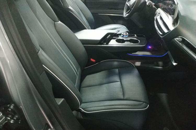 Used Cadillac LYRIQ 2022 Rear-Drive Long-Range Prestige Edition Right Front Seat