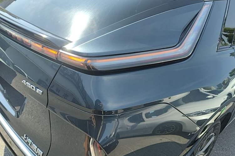 Used Cadillac LYRIQ 2022 Rear-Drive Long-Range Luxury Edition Right Rear Taillight